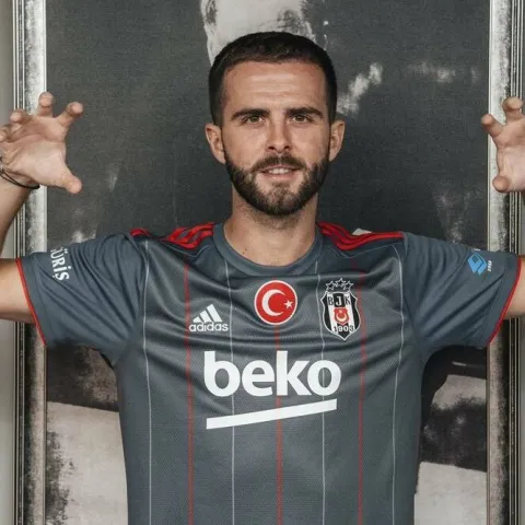 Miralem Pjanić u dresu Bešiktaša