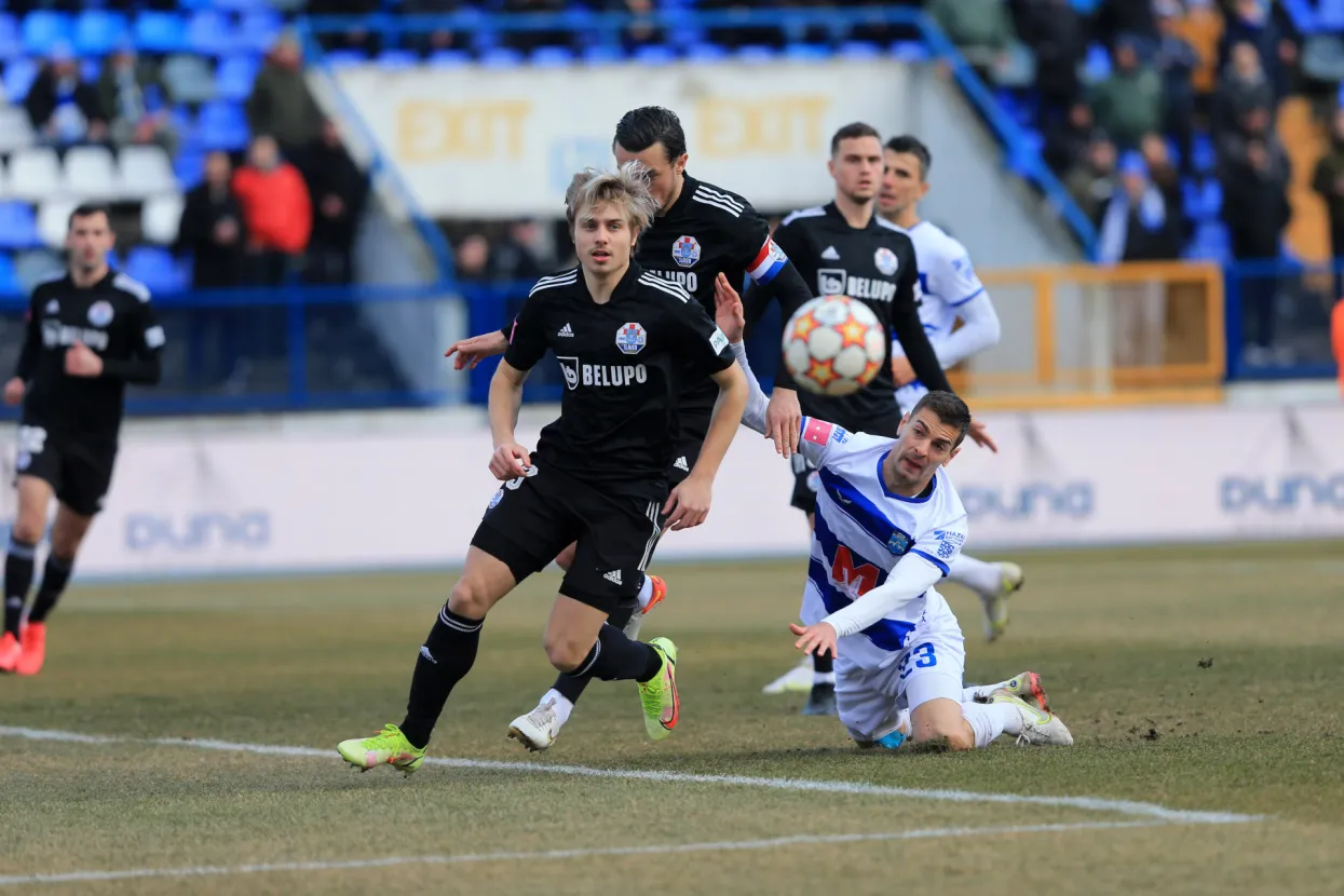 Osijek, 29.1.2021.- Utakmica 21. kola Prve HNL Osijek - Slaven Belupo na stadionu Gradski vrt.