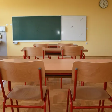 25.08.2020., Veliko Trojstvo - Osnovna skola u Velikom Trojstvu je novoobnovljena i dogradjena, a u sklopu skole izgradjen je i novi djecji vrtic. Rijec je o projektu vrijednom 14 milijuna kuna, a novu skolu koja ceka nove ucenike, dosli su vidjeti zupanijski celnici. Photo:Damir Spehar/PIXSELL