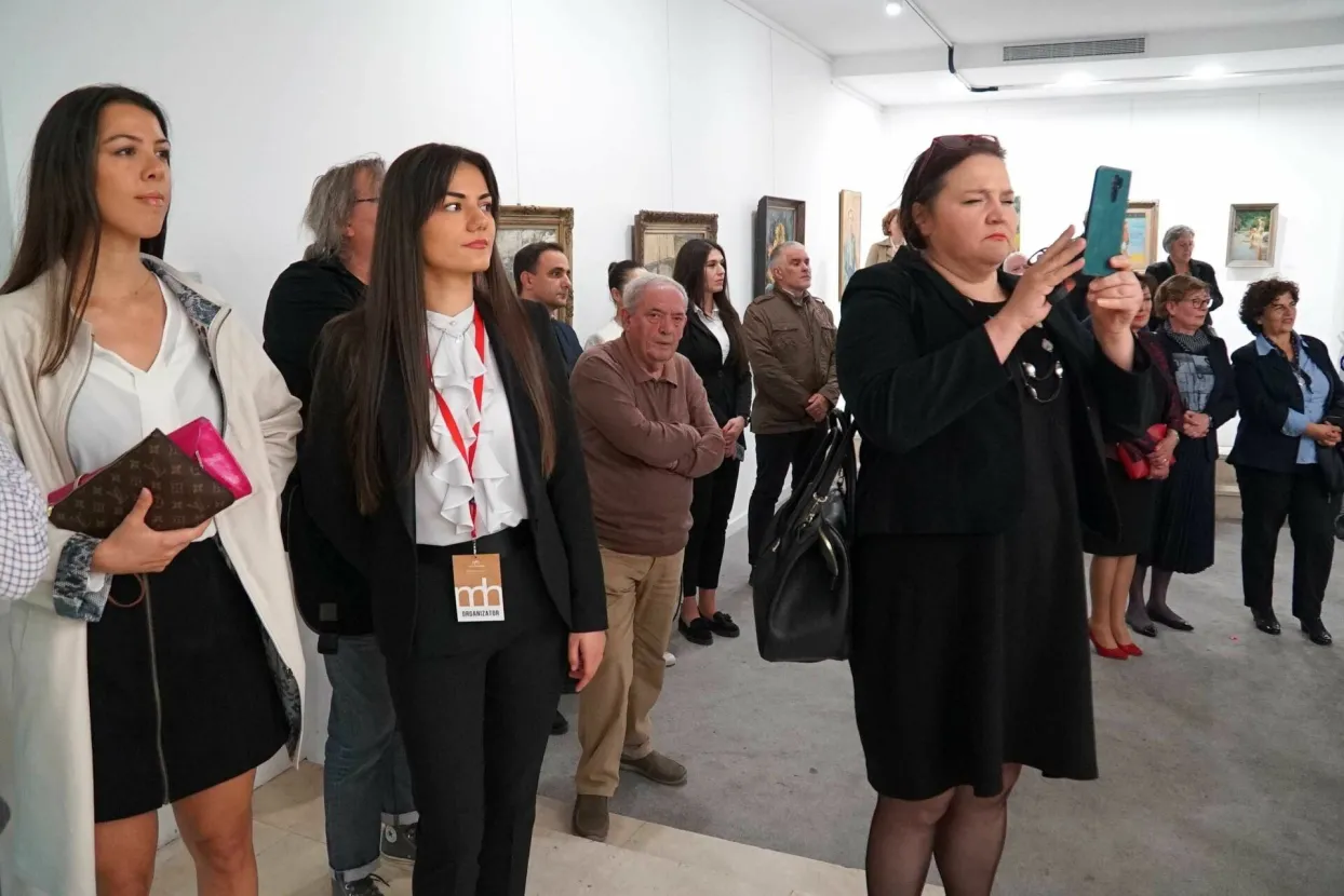 MOSTAR, 28. aprila (FENA) - Izložbom Umjetničke galerije BiH &quot;Prva gimnazija: učitelji, učenici, umjetnici&quot; u četvrtak navečer otvoreno je 24. izdanje Dana Matice hrvatske Mostar &ndash; Mostarsko proljeće.(Foto FENA/Mario Obrdalj)