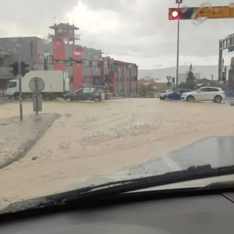 Snažno nevrijeme poharalo dio Dalmacije