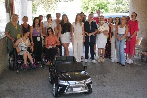 &quot;Radost u bolničkom okruženju&quot;: SKB Mostar uručen dječji električni automobil