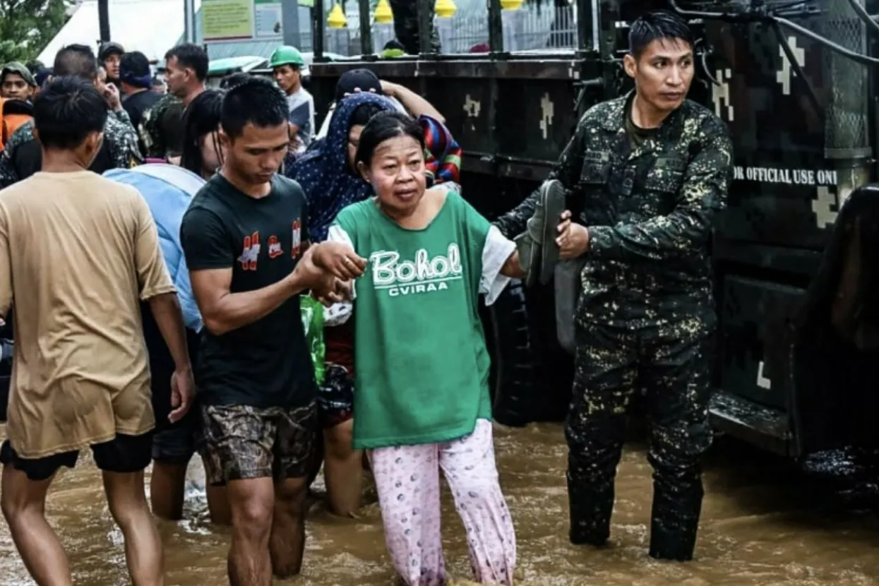 U tropskoj oluji Nalgae na Filipinima poginule najmanje 72 osobe