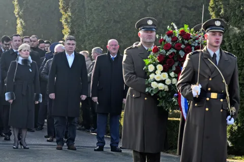 Vukovar,15.1.2023.- U povodu obiljeavanja 25. obljetnice mirne reintegracije hrvatskog Podunavlja u ustavno-pravni poredak Hrvatske, u subotu su na Memorijalnom groblju rtava iz Domovinskog rata vijence poloila brojna izaslanstva, dravna i braniteljska. Na slici predsjednik RH Zoran Milanović.