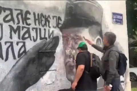 Uklanja se mural Ratku Mladiću