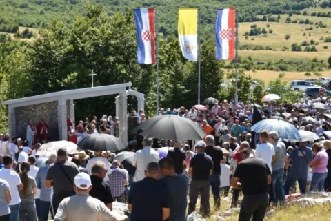 Partizanski zločin u Husinoj jami