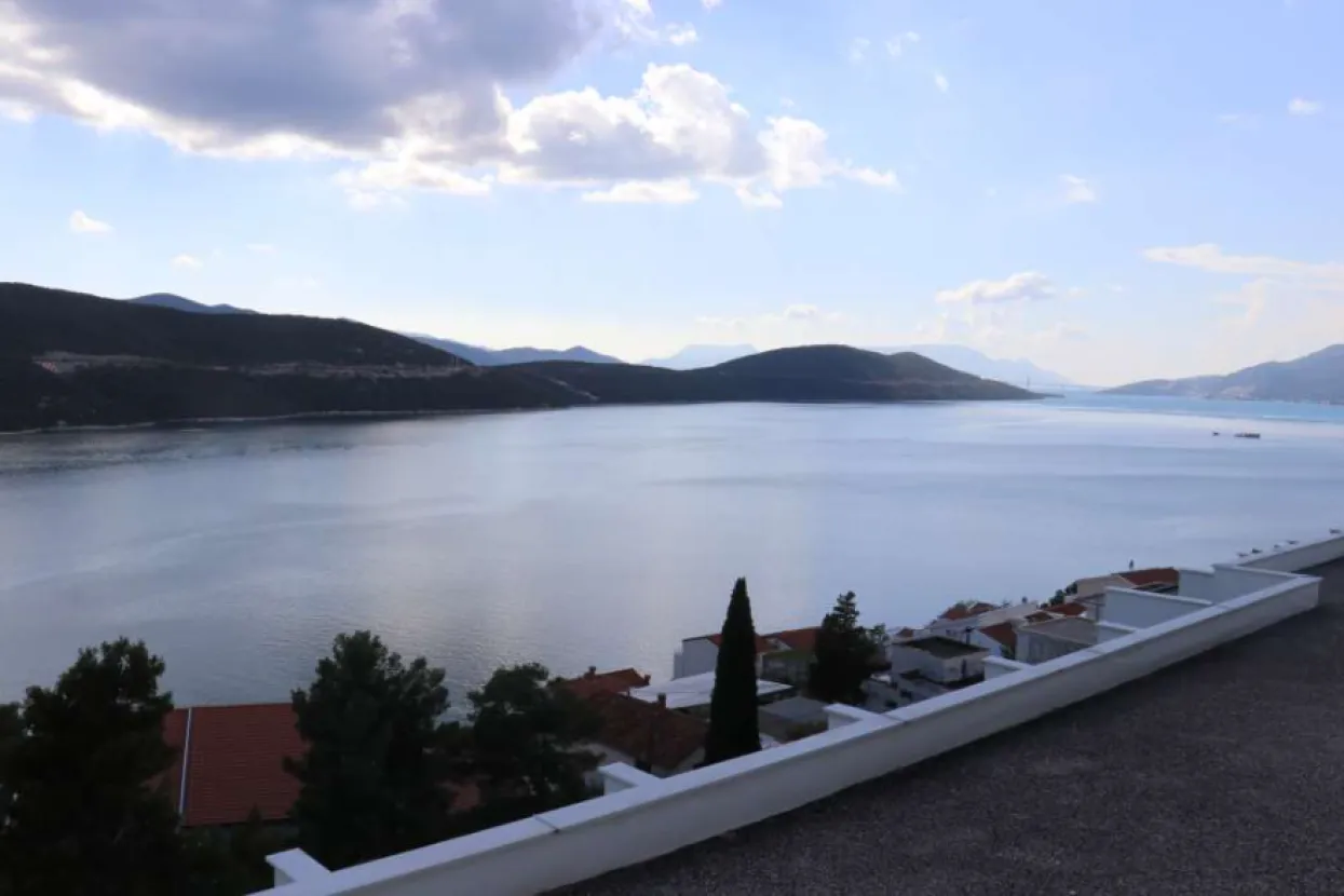 Neum.