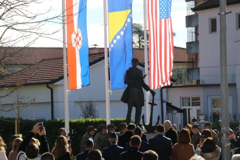 Ljubuški podigao spomenik u čast Petru Hercegu Toniću