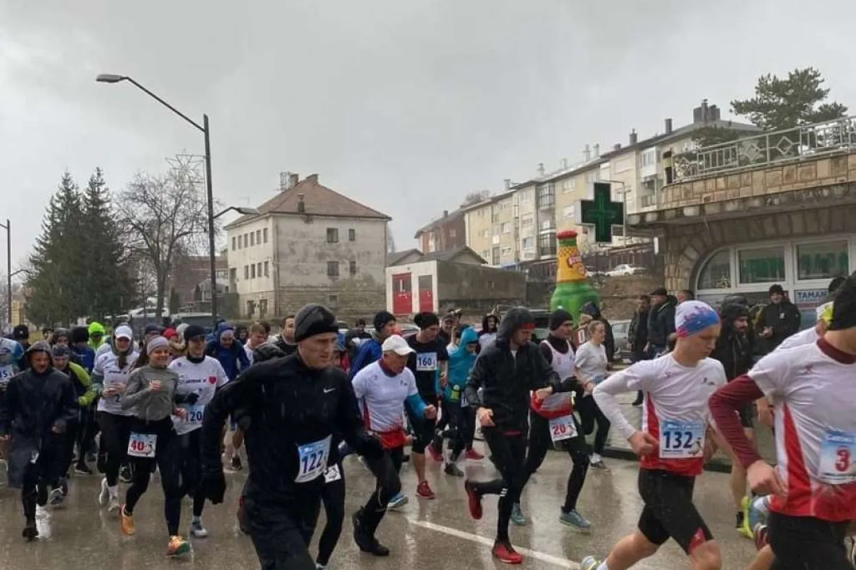 Ilija Jukić i Danijela Kuna pobjednici ulične utrke "Duvanjski pingvin"