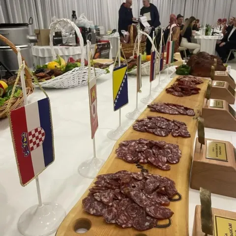 Na međunarodnoj kobasijadi u Tomislavgradu izabrane najbolje salame i kobasice iz regije