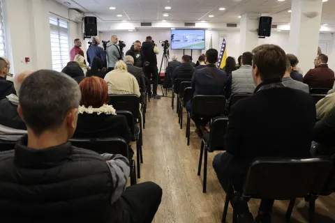 MOSTAR, 6. marta (FENA) – Medžlis Islamske zajednice Mostar organizirao je u srijedu u mostarskom Centru za kulturu javno predstavljanje idejnog projekta Interkulturnog centra "Mevlana". (Foto FENA/Branka Soldo)