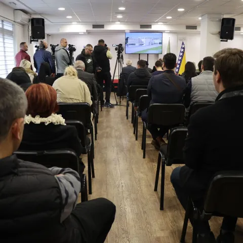 MOSTAR, 6. marta (FENA) – Medžlis Islamske zajednice Mostar organizirao je u srijedu u mostarskom Centru za kulturu javno predstavljanje idejnog projekta Interkulturnog centra "Mevlana". (Foto FENA/Branka Soldo)