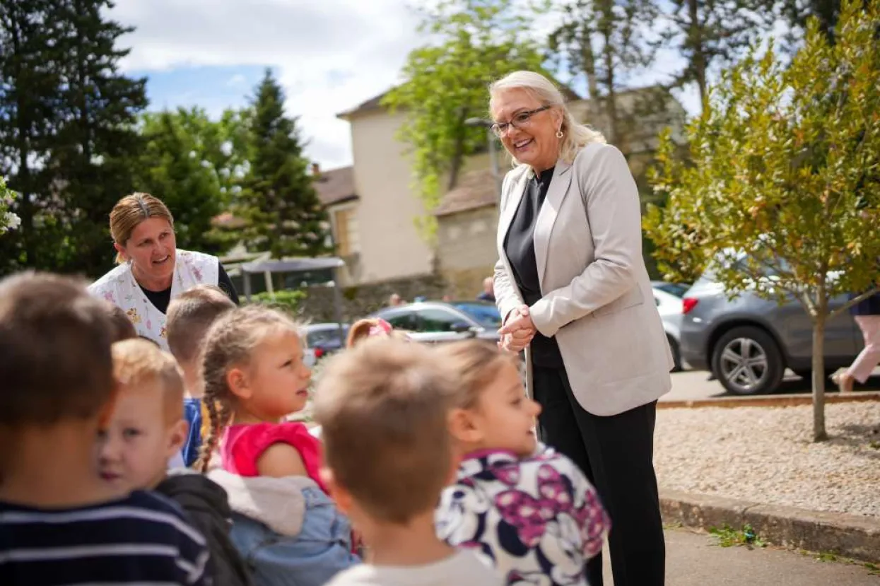 Predsjednica Bradara u Grudama