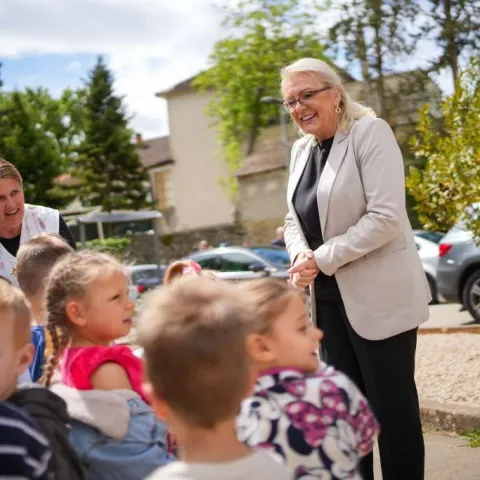 Predsjednica Bradara u Grudama