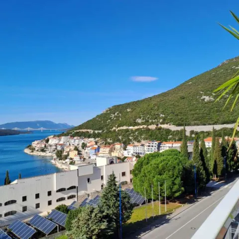 Neum.