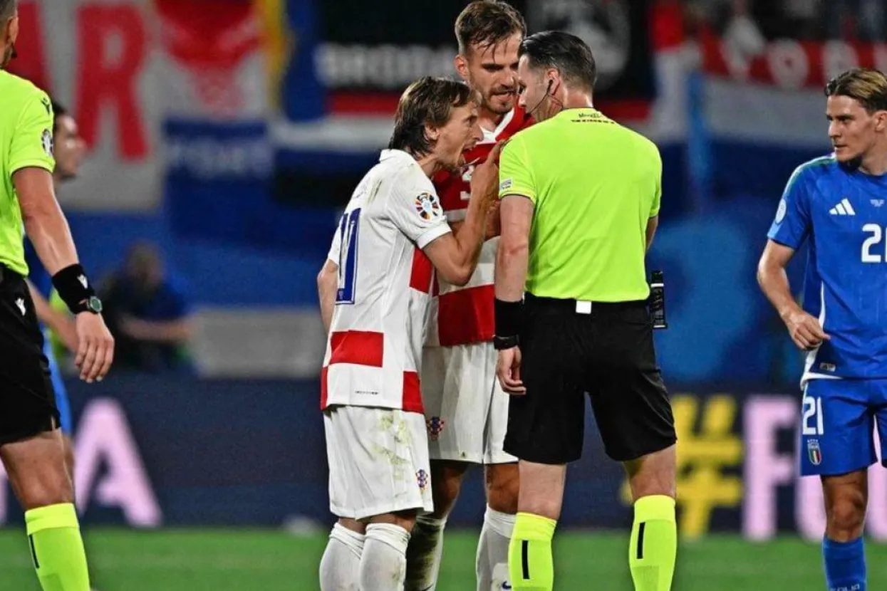 Modrić, Pongračić i Makkelie 