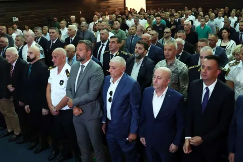 Vikić u prvom redu na svečanosti obilježavanja Dana policije u FBiH