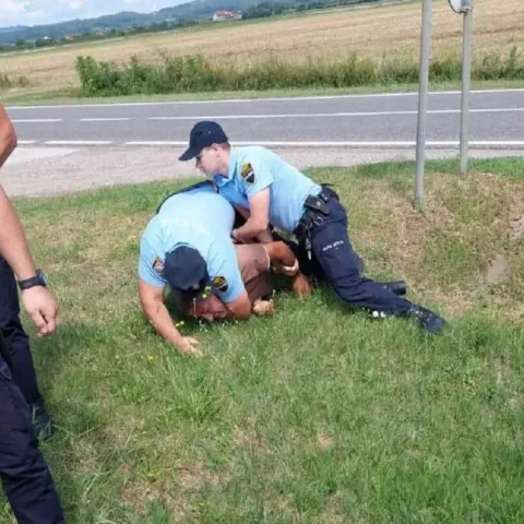 Policajci u Odžaku poljoprivredniku slomili rebro