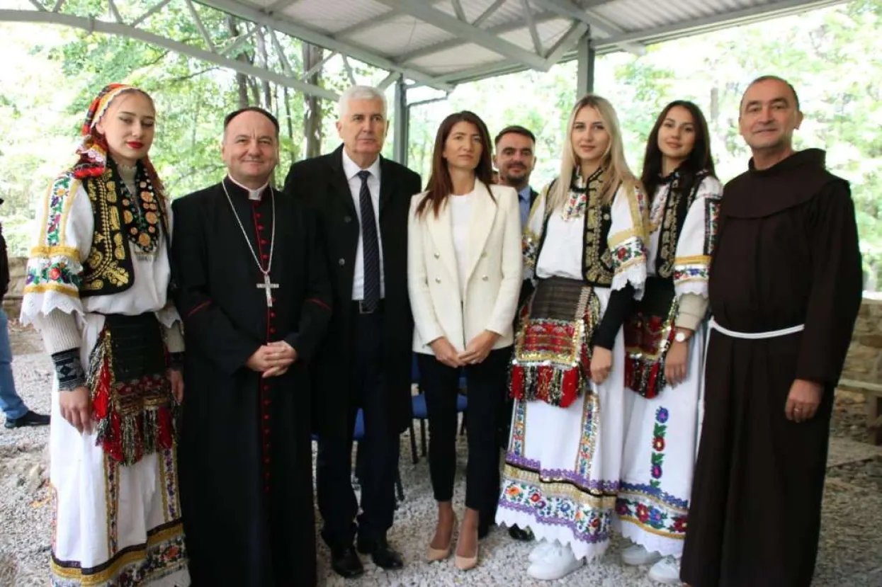 Čović nazočio misnom slavlju u Skakavi Gornjoj povodom 800. obljetnice Rana sv. Franje