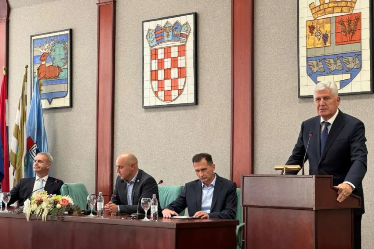 Čović u Vinkovcima: Sve što radimo usmjereno je na euroatlantski put BiH