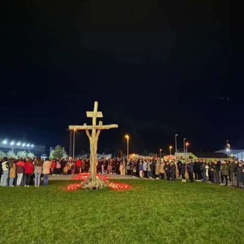 Svijeće za Vukovar upaljene u Tomislavgradu, Livnu i Kupresu