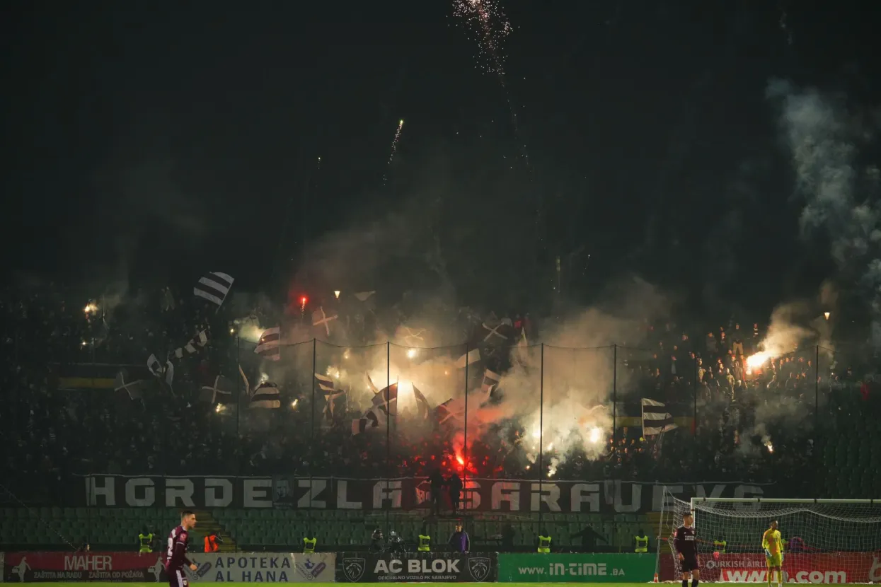 SARAJEVO, 29. novembra (FENA) – Nogometaši Zrinjskog pobijedili su s Srajavo sa 1:0 (0:0) u derbi susretu 15. kola WWin lige Bosne i Hercegovine. (Foto FENA/Almir Razić)