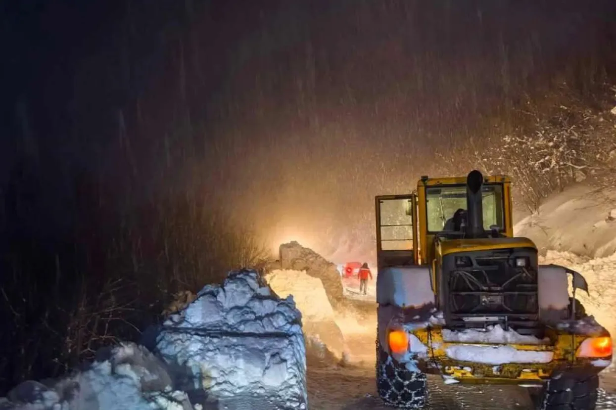 Drvar četvrti dan u snježnoj blokadi