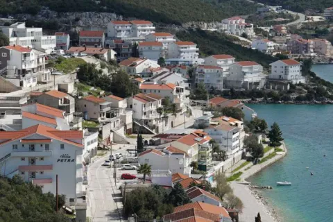 Neum.