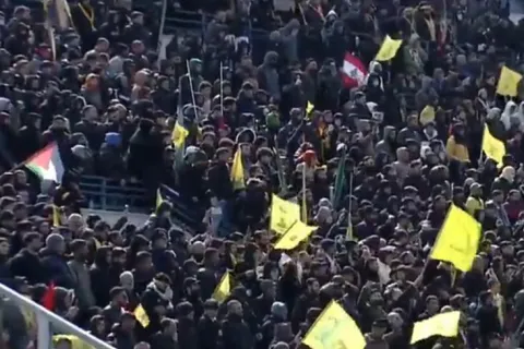 Sprovod ubijenog šefa Hezbolaha. Stadion s 55.000 mjesta je dupkom pun 